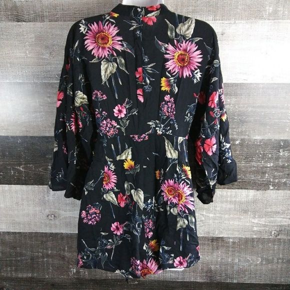 STOLEN HEARTS Black Floral Deep V Neck Romper M - Picture 6 of 6